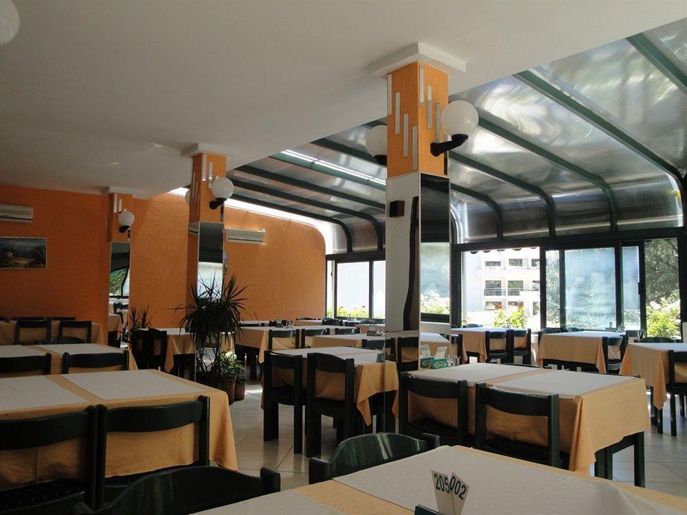 Hotel Danica Petrovac Exterior photo