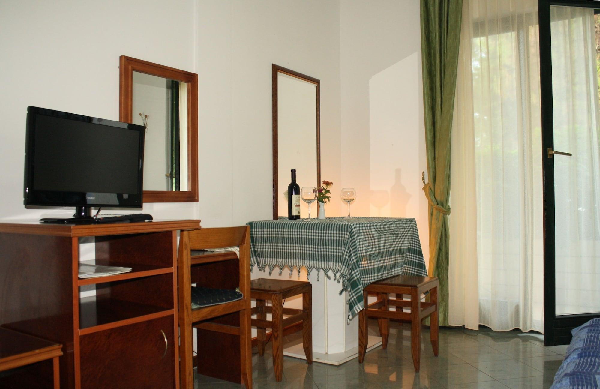 Hotel Danica Petrovac Exterior photo