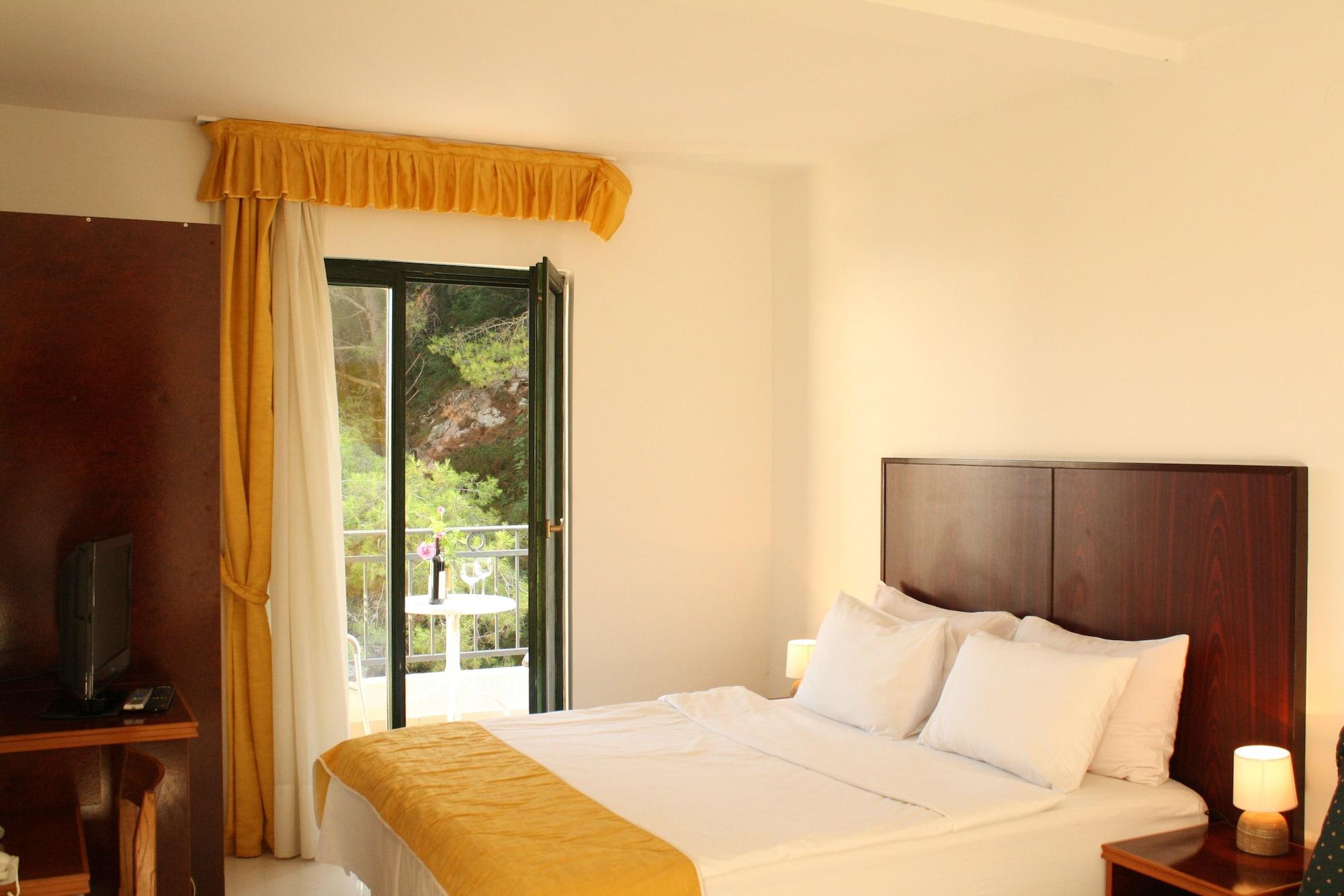 Hotel Danica Petrovac Exterior photo