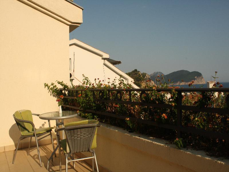 Hotel Danica Petrovac Exterior photo