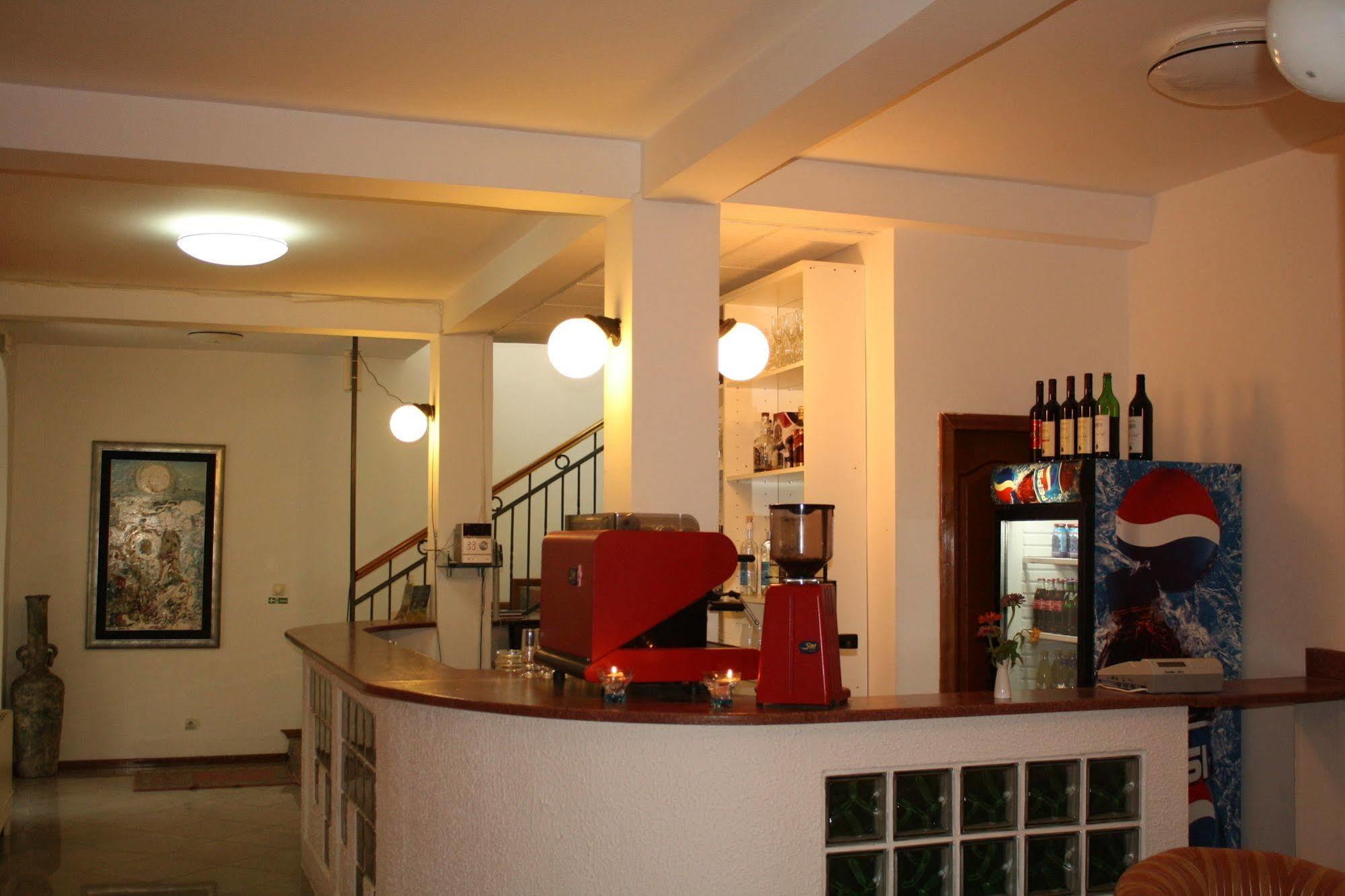 Hotel Danica Petrovac Exterior photo
